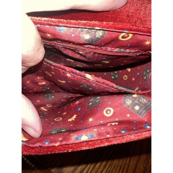 Loungefly Disney Crossbody Bag Snow White Evil Queen Throne Heart Box Cosplay - Picture 13 of 16